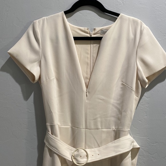 Beautiful Ivory pantsuit. - Picture 2 of 5